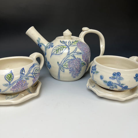 Porcelain Blueberries and Wisteria Teapot Set with 2 cups and 2 saucers